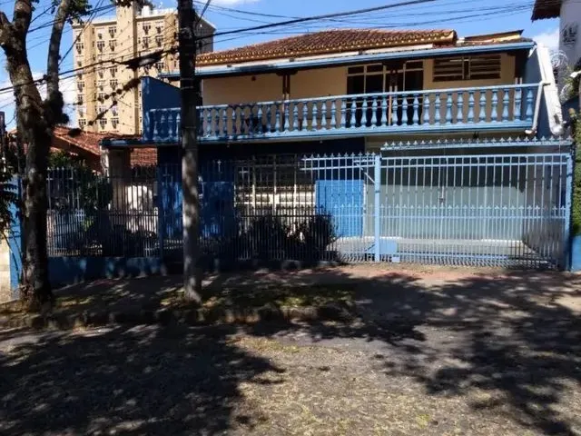 Imagem: Casa com 8 Dormitórios Grandes Próximo