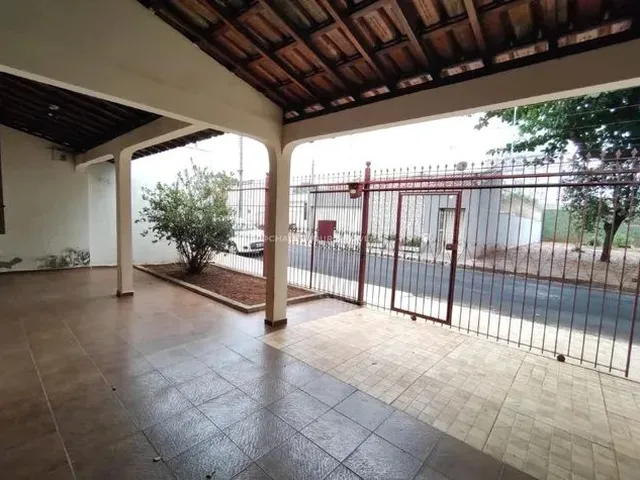 Imagem 1: Casa para Aluguel, 3 Quartos, 1 Suíte, 2 Vagas, Conjunto Sete Colinas - Uberaba/Mg