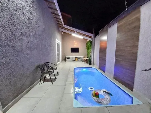Imagem: Casa a Venda com Piscina em Colina de Laranjeiras
