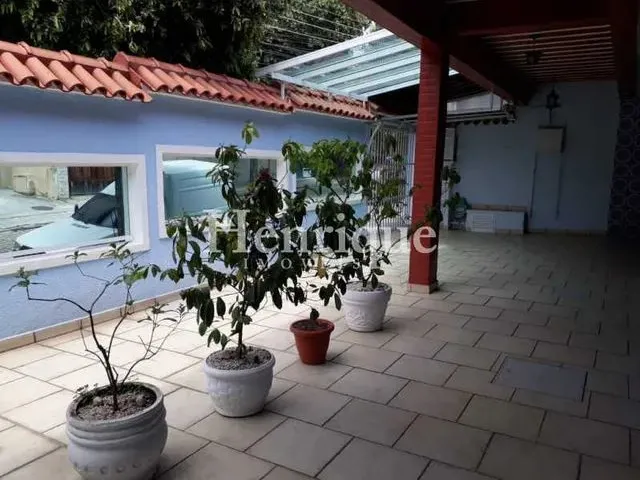 Imagem: Casa de Rua-À Venda-Portuguesa-Rio de Janeiro-Rj