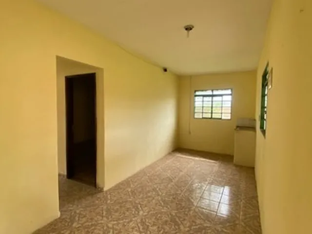 Imagem: Casa em Lote com Área de 397 M² em Itaúna/
