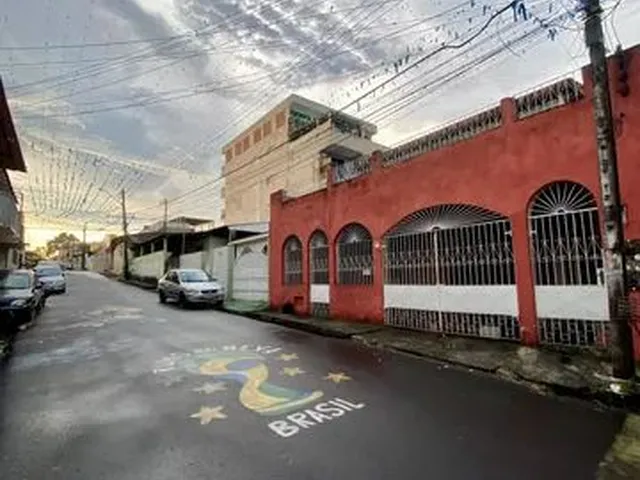Imagem 1: Casa para Venda Possui 250 M2 com 3 Quartos em São Jorge - Manaus - Amazonas
