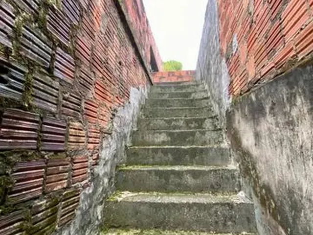Imagem 6: Casa para Venda Possui 250 M2 com 3 Quartos em São Jorge - Manaus - Amazonas