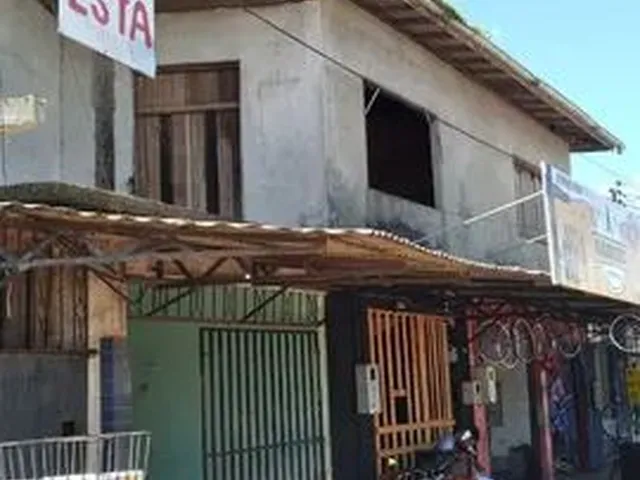 Imagem: Casa com Três Pontos Comerciais Sobrado