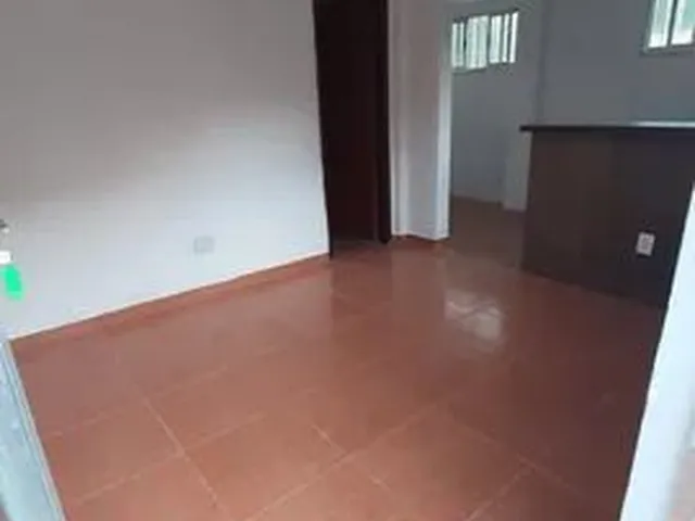 Imagem: A casa possui 1 Dormitório, 1 Banheiro, 35m² de Área e