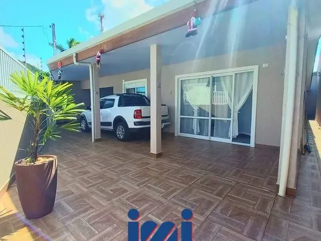 Imagem 1: Casa com 3 Quartos e Edícula a Venda no Bom Retiro