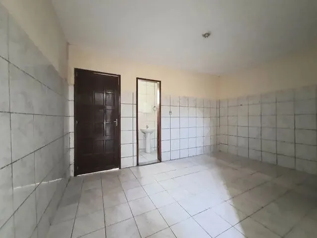 Imagem: Casa com 5 Quartos no Montese - Fortaleza/Ce