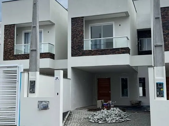 Imagem: Casa Geminada com 3 Quartos À Venda, Anita