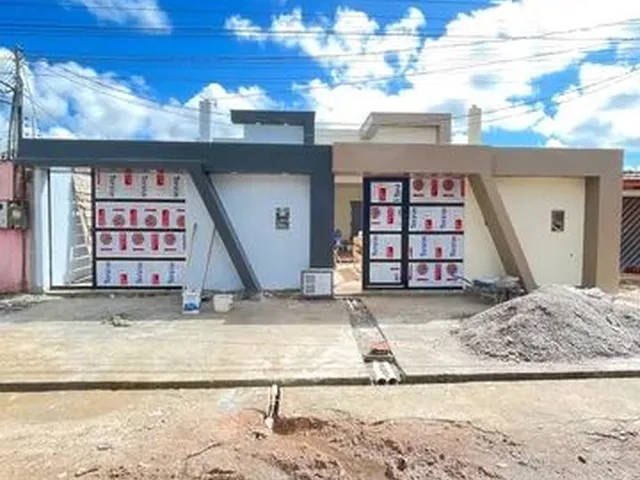 Imagem: A casa possui 3 Dormitórios, 1 Suíte, 3 Banheiros, 1 Vaga