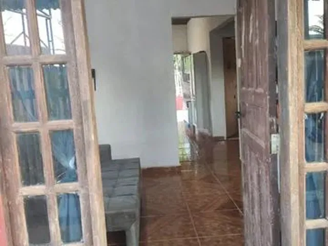 Imagem: Vendo Uma Casa na Zona Leste