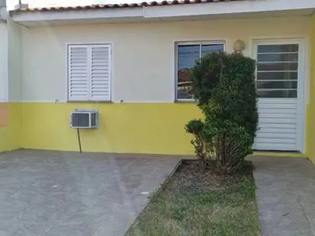 Imagem 1: Casa Térrea em Condomínio Fechado, com 2 Quartos em Canoas, Rs, Bairro Mato Grande