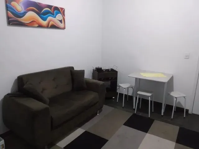 Imagem: O apartamento possui 1 Dormitório, 1 Banheiro, 1 Vaga na