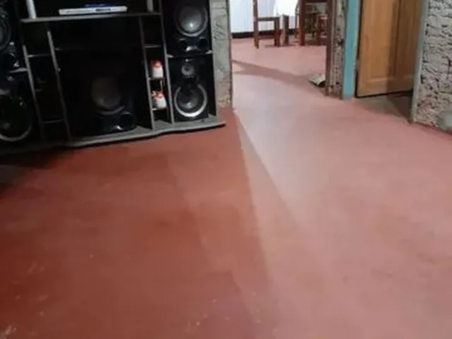 Imagem: A casa possui 3 Dormitórios, 1 Banheiro e está localizado