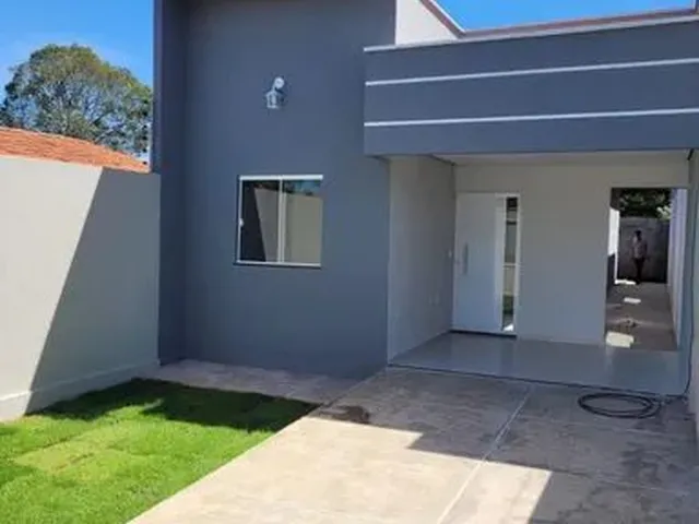 Imagem: A casa possui 3 Dormitórios, 1 Suíte, 2 Banheiros, 2