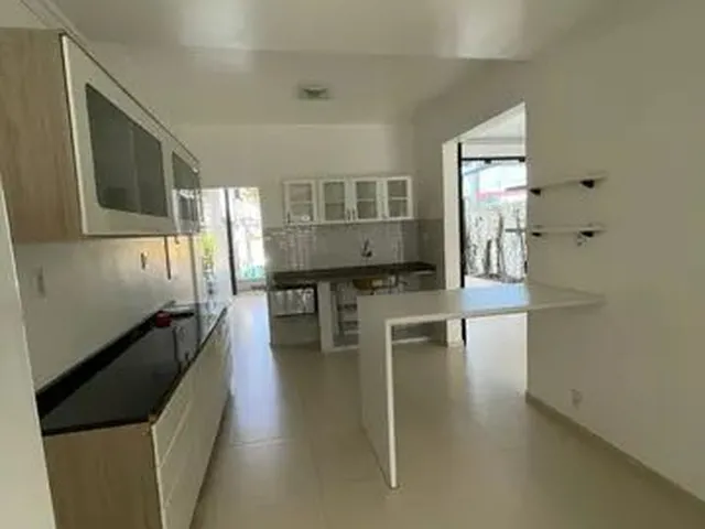 Imagem 3: Sobrado para Venda Tem Aproximadamente 200M² com 3 Quartos em Ponta Negra - Manaus - Am