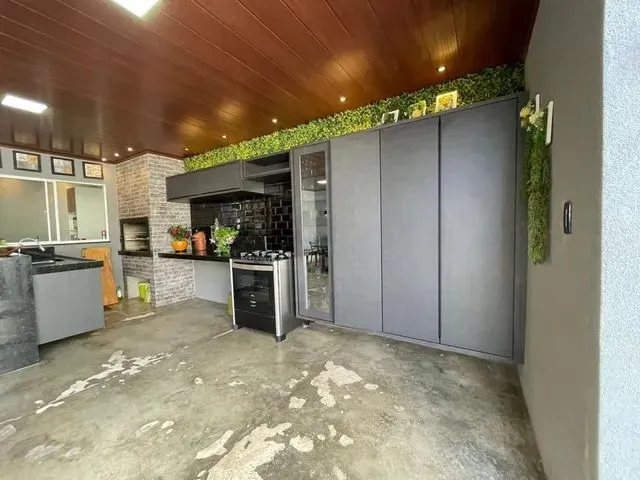 Imagem 3: Casa com Piscina e Área Gourmet Equipada