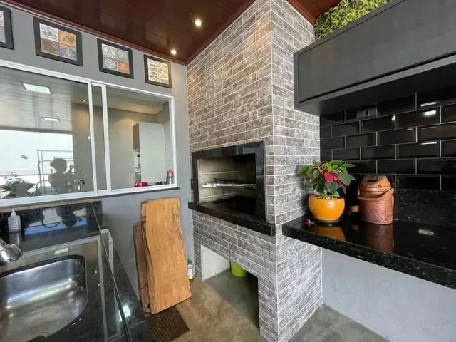 Imagem 9: Casa com Piscina e Área Gourmet Equipada