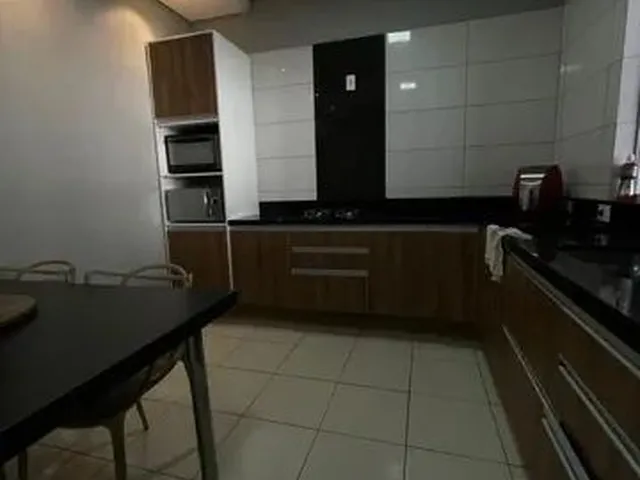 Imagem 7: Casa com Piscina e Área Gourmet Equipada