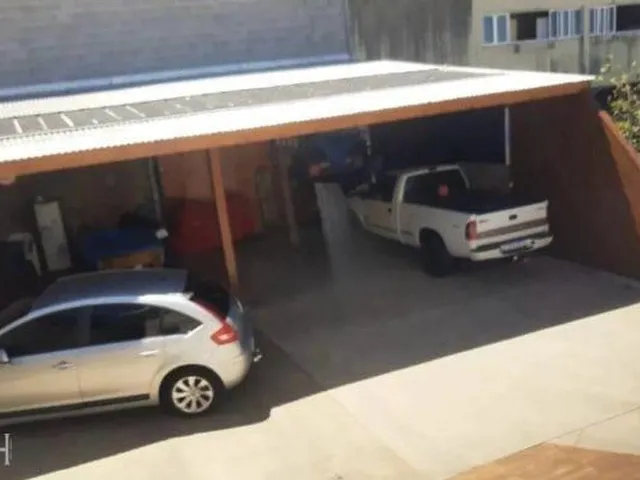 Imagem 2: Ótima Casa Semimobiliada com 3 andares no Bairro Vinhedos, com 238,02 m2