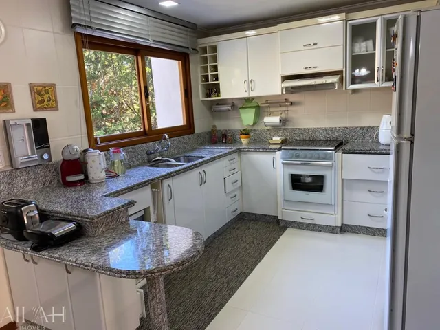 Imagem 14: Excelente Casa Geminada e Semimobiliada Próxima Ao Hospital do Círculo Nsra Medianeira, com 185 M2