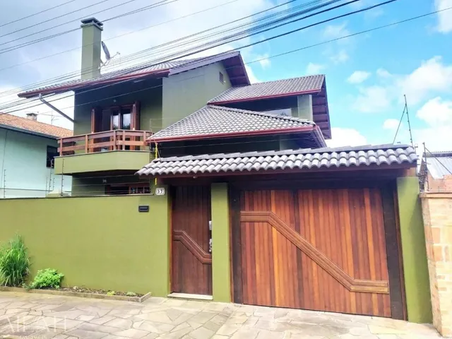 Imagem 1: Casa Semimobiliada com Churrasqueira e Piscina no Desvio Rizzo, Caxias do Sul/RS