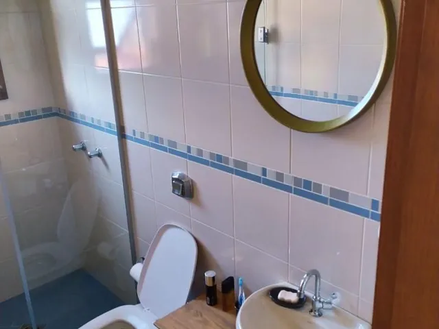 Imagem 2: Casa Semimobiliada com Churrasqueira e Piscina no Desvio Rizzo, Caxias do Sul/RS