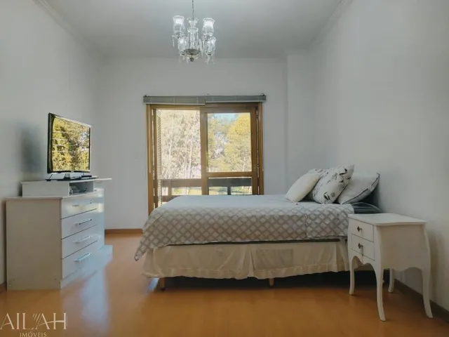 Imagem 6: Casa Semimobiliada com Churrasqueira e Piscina no Desvio Rizzo, Caxias do Sul/RS