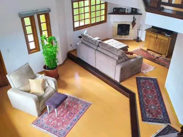 Imagem 15: Casa Semimobiliada com Churrasqueira e Piscina no Desvio Rizzo, Caxias do Sul/RS