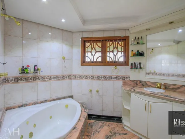 Imagem 5: Casa Semimobiliada com 02 suítes, sacadas e piscina!!
