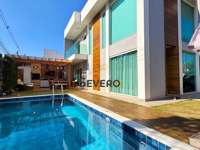 Imagem: A casa possui 3 Dormitórios, 3 Suítes, 5 Banheiros, 2