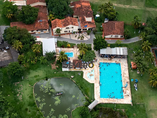 Imagem 13: Sítio Completo com 21.800m², Piscinas, Campo e Estrutura para Eventos