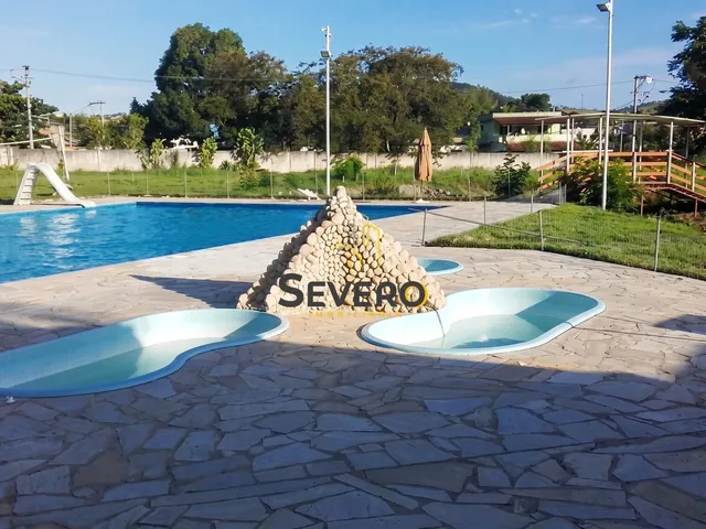 Imagem 4: Sítio Completo com 21.800m², Piscinas, Campo e Estrutura para Eventos