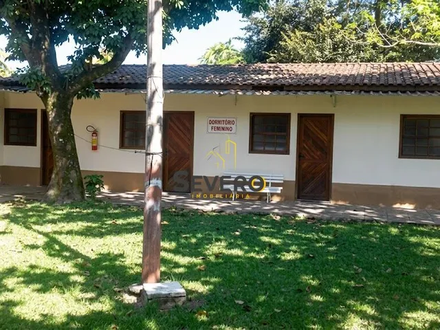 Imagem 6: Sítio Completo com 21.800m², Piscinas, Campo e Estrutura para Eventos