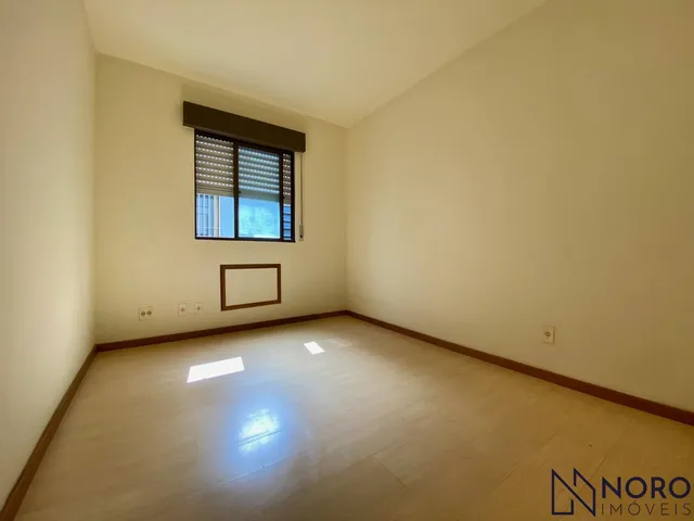 Imagem 6: Apartamento frente 3 dormitórios com suíte e box Centro Santa Maria