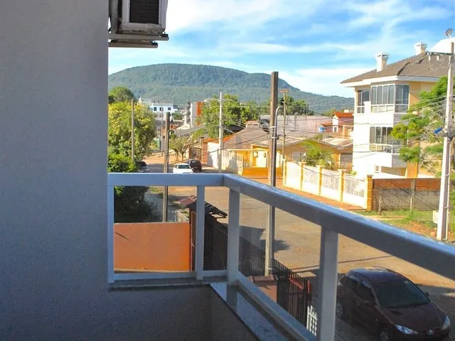 Imagem 2: Casa de 3 Dormitórios sendo 2 Suítes, vaga para 2 carros com pátio