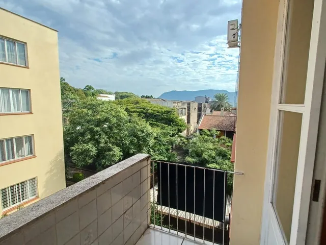 Imagem 1: Amplo Apartamento de 2 Dormitórios com Sacada no Centro de Santa Maria