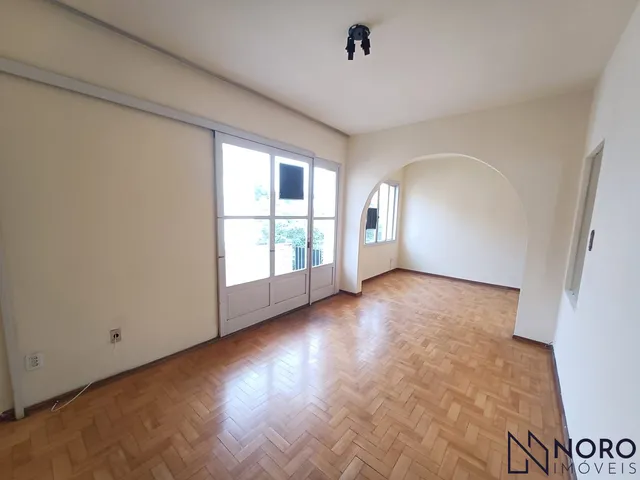 Imagem 6: Amplo Apartamento de 2 Dormitórios com Sacada no Centro de Santa Maria