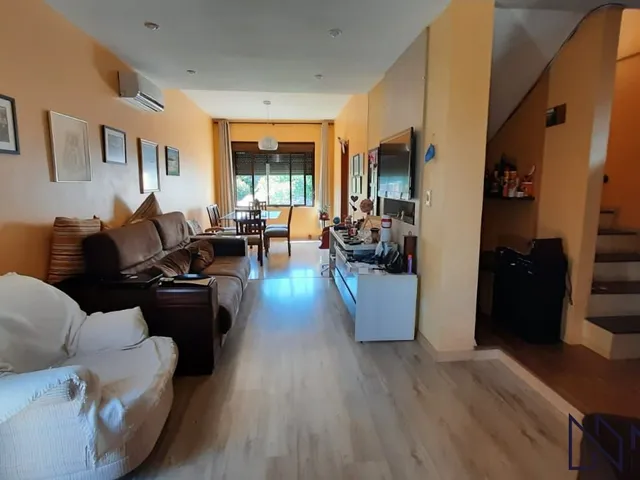 Imagem 4: Casa Estilo Sobrado com 3 Dormitórios ( 1 Suite Master), Lavabo, Banheiro Socia