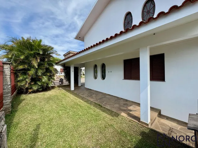 Imagem 13: Casa alvenaria com aproximadamente 250 m² 4 dormitórios 2 suítes estar social es