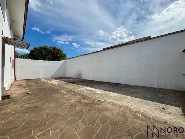 Imagem 10: Casa alvenaria com aproximadamente 250 m² 4 dormitórios 2 suítes estar social es