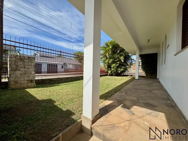 Imagem 2: Casa alvenaria com aproximadamente 250 m² 4 dormitórios 2 suítes estar social es