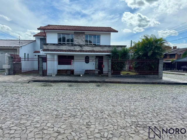 Imagem 14: Casa alvenaria com aproximadamente 250 m² 4 dormitórios 2 suítes estar social es