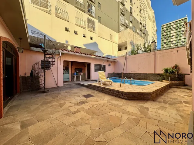 Imagem 2: CASA ESPAÇOSA NO CENTRO – 320 m² PRIVATIVOS!