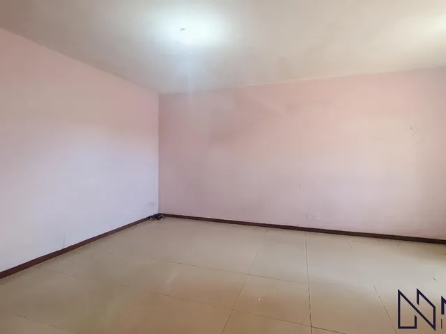Imagem 5: Casa Duplex de Esquina com 2 Dormitórios, 2 Banheiros, Sala de Estar Estar e Jan