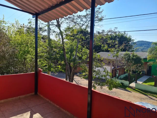 Imagem 3: Casa Duplex de Esquina com 2 Dormitórios, 2 Banheiros, Sala de Estar Estar e Jan