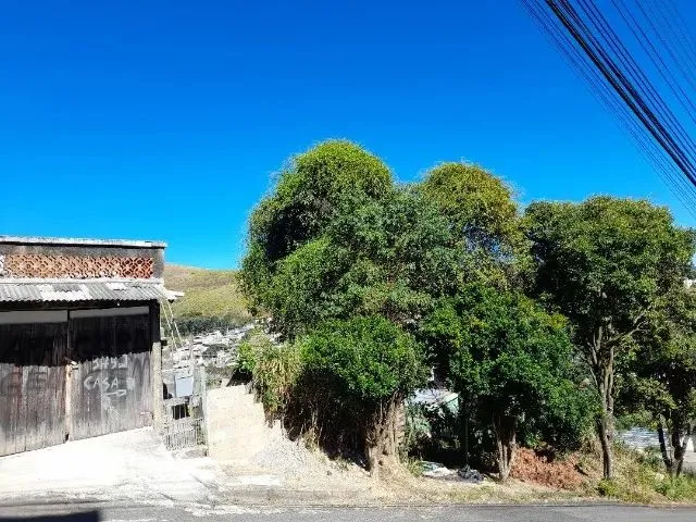 Imagem: Casa com 3 Quartos e Garagem no Monte Castelo