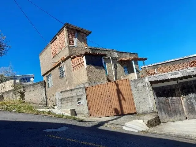 Imagem 7: Casa com 3 Quartos e Garagem no Monte Castelo