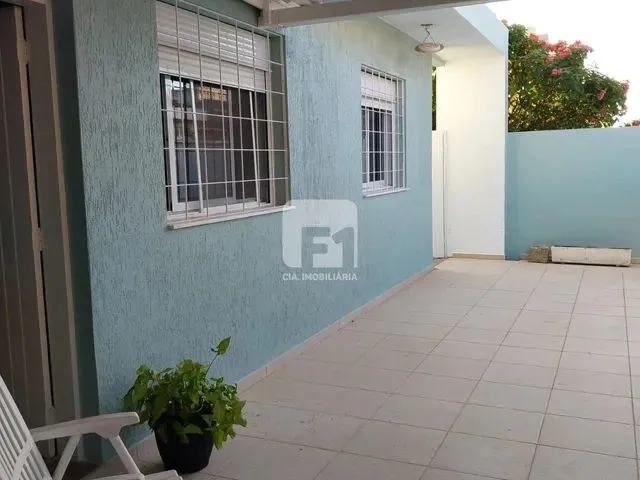 Imagem: Casa de 4 Dormitórios na Agronômica