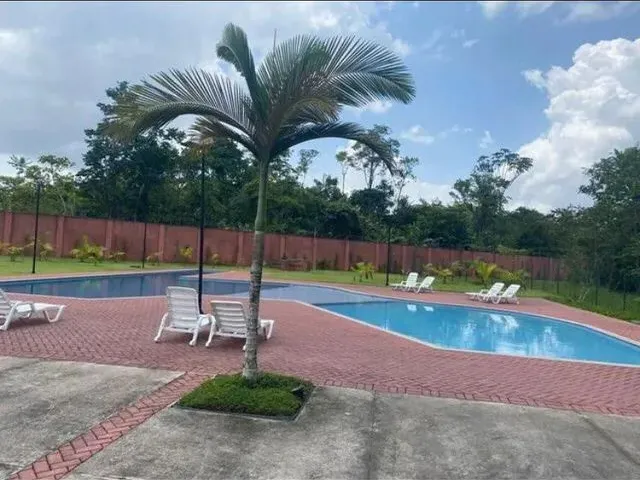 Imagem: A casa em condomínio possui 3 Dormitórios, 2 Suítes, 3