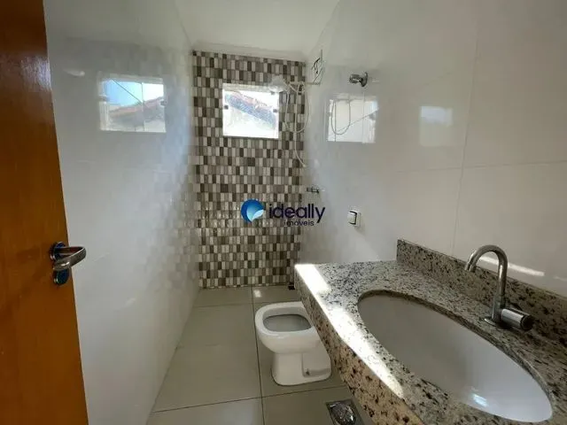 Imagem 4: Excelente Casa Geminada no Bairro Xangri-Lá com Mais de 70 M² de Área, Totalmente